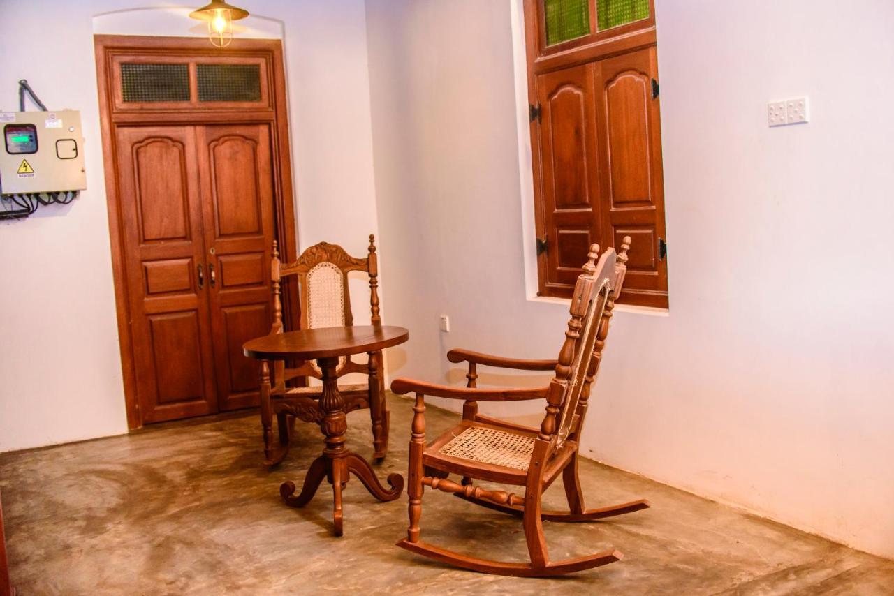Thambu Illam Hotel Jaffna Exterior foto