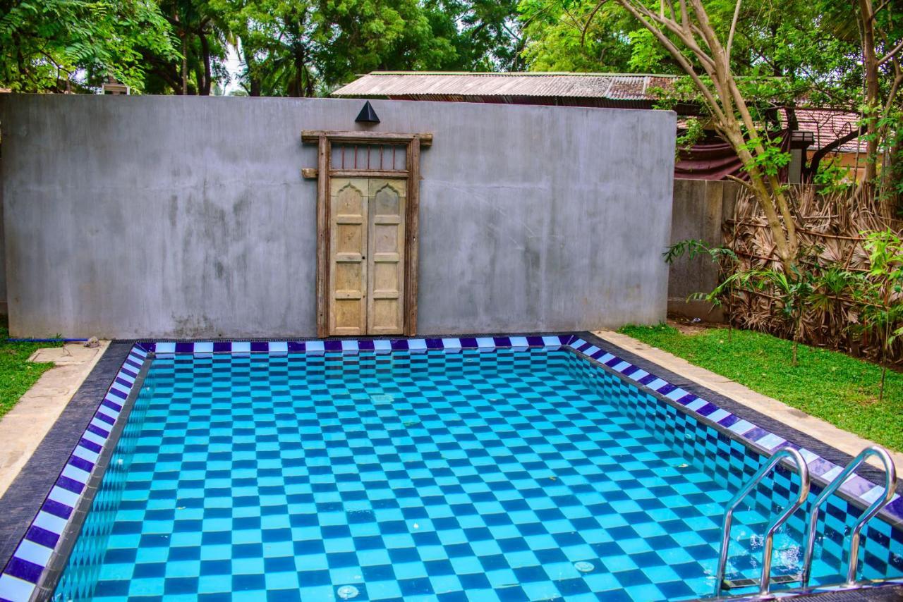 Thambu Illam Hotel Jaffna Exterior foto